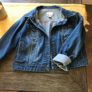 Button up jean jacket with pockets